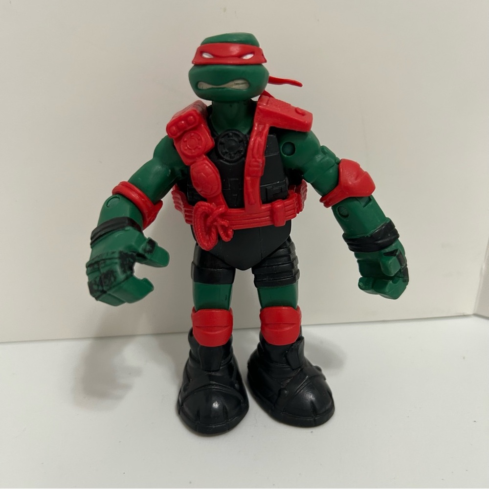 Action Figure - Red and Green